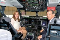 Susana Díaz garantiza que cooperará con Airbus para que los cambios de producción no afecten a la plantilla
