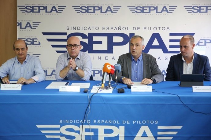 Rueda de prensa del sindicato de pilotos Sepla y del sindicato de controladores