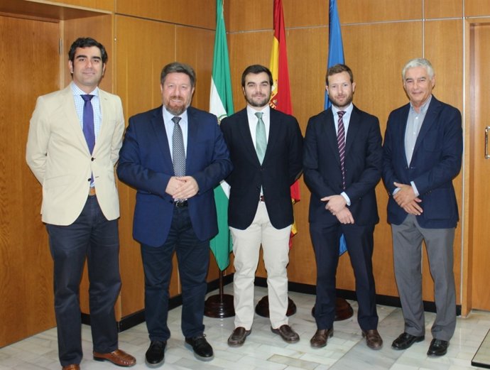 Firma convenio de la Junta con licenciados  y graduados en Ciencias Ambientales 