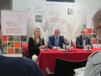 Ruiz cree que el PSOE "se está equivocando"