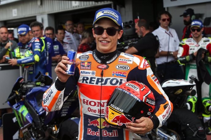 Marc Márquez celebra la pole en la Gran Premio de Gran Bretaña de MotoGP 