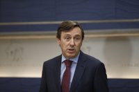 El PP culpa a Puigdemont del "acoso" a los alcaldes que no apoyan el referéndum