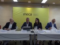 Oltra dice que la tasa turística no implicará "café para todos" y pide "calma, serenidad y diálogo"