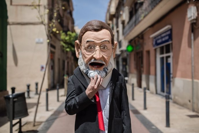 Cabezudo con la imagen de Rajoy