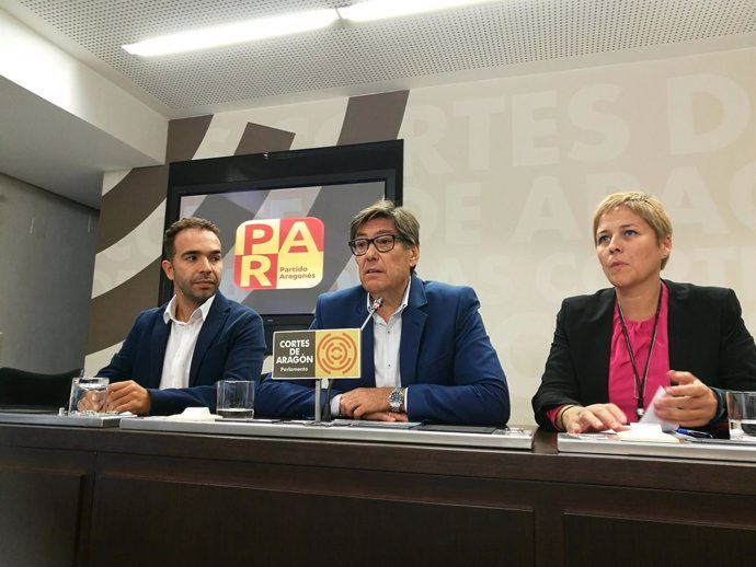 Guerrero, Aliaga y Zapater (PAR) hoy en rueda de prensa en las Cortes 