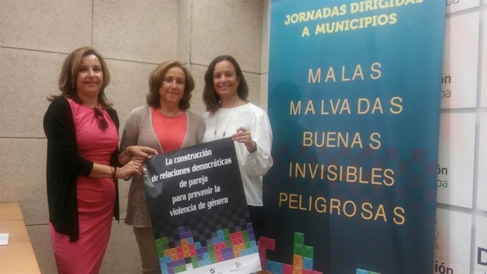 Guijarro (dcha.), durante la presentación de las actividades