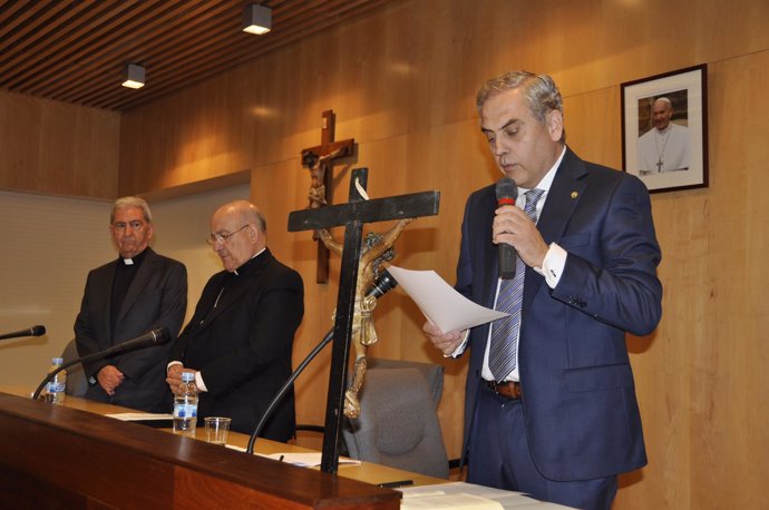 Jaime Sanaú toma posesión como ecónomo del Arzobispado de Zaragoza