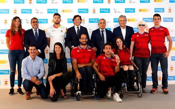 Deportistas olímpicos y paralímpicos con Carballeda, Lete, Blanco y Ereño