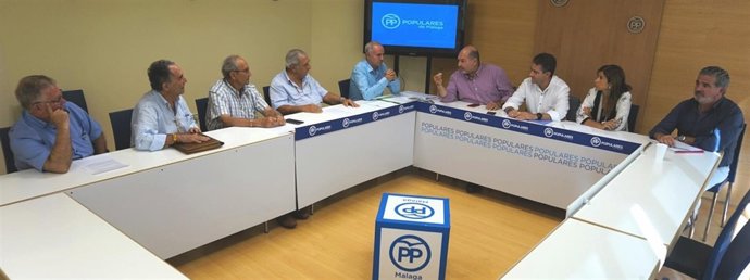 Reunión catedral amigos PP cubiertas málaga