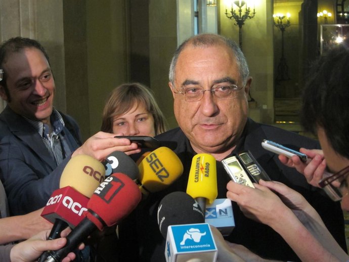 Joaquim Nadal Atiende A Los Medios