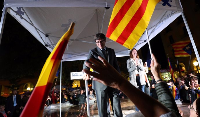 Puigdemont en un acto en favor de la independencia de Cataluña en Gerona