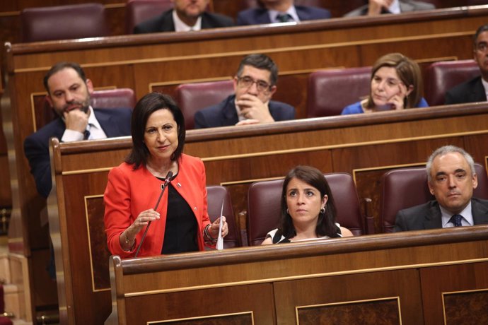 Margarita Robles se estrena como portavoz del PSOE en el Congreso
