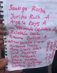 Se mantiene la búsqueda desesperada de niños en la escuela derrumbada tras el sismo en México