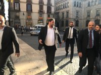 1-O.- Puigdemont llega a la Generalitat para presidir el Consell Executiu extraordinario