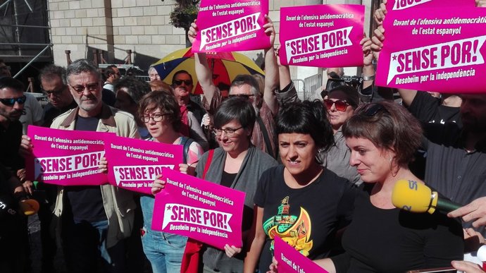 Acte de la CUP a la plaça de Sant Jaume després dels escorcolls i detencions