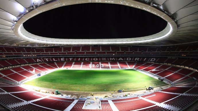 El Wanda Metropolitano ya tiene césped a 10 días de su primer partido