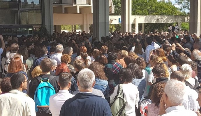 Concentració en el rectorat de la UAB