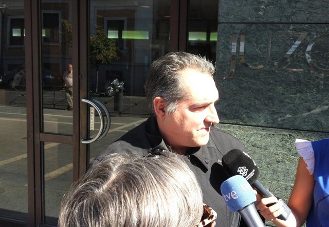 Pedro M.G, tío de Sara