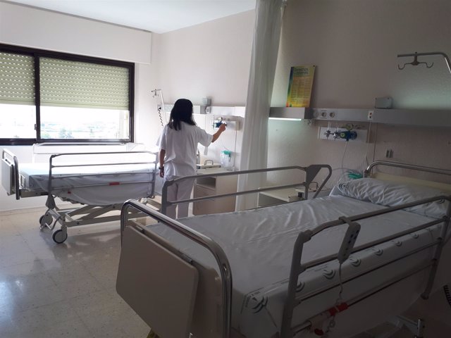 Son Espases abre 12 camas de hospitalización tras atender 450 urgencias diarias esta semana