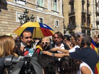 UGT y CC.OO. piden una respuesta "unitaria" en defensa de las instituciones catalanas