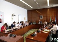 El próximo Pleno del Parlamento debate la creación de un grupo de trabajo sobre las listas de espera en el SAS