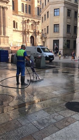 Trabajador, Limasa, limpieza, Málaga, baldeo, 