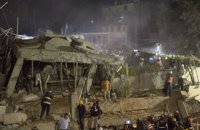 Rescatan a dos niños atrapados en un colegio que se derrumbó a causa del terremoto en México