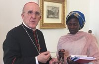 El cardenal Osoro recibe a la cristiana de Nigeria Rebeca Bitrus, secuestrada por Boko Haram durante dos años 