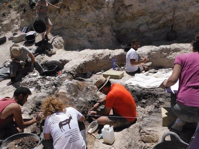 Excavación en el yacimiento Baza 1