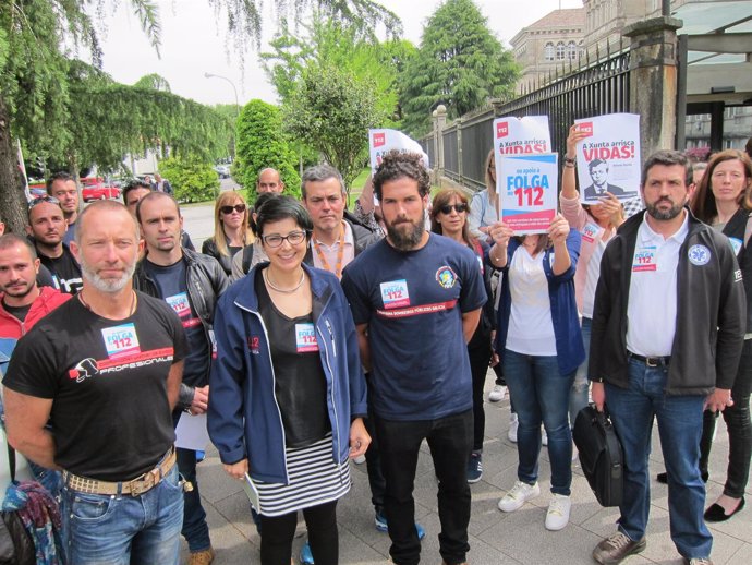 Protesta de trabajadores del 112 y colectivos que apoyan sus demandas      