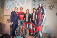 Belmonte, Indurain y Abel Antón formarán tres equipos con aficionados en el Barcelona Triathlon by Santander