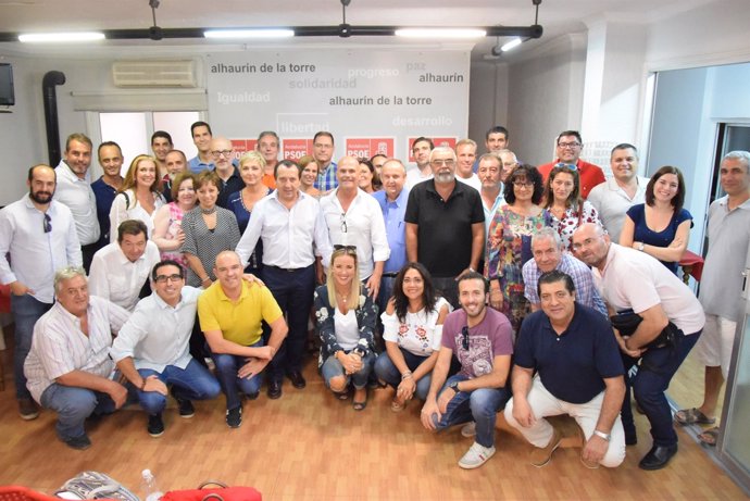 Ruiz Espejo con profesionales de la educación málaga psoe