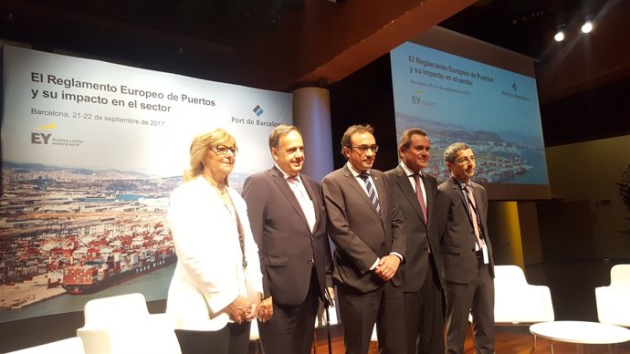 Al centre, Josep Rull i Sixte Cambra