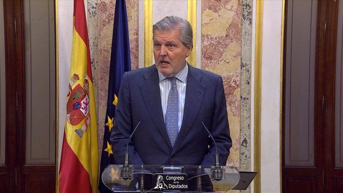 Méndez de Vigo: "Cumplir las sentencias del TC es democracia"