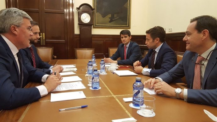 Encuentro entre Faconauto y el secretario de Estado de Hacienda