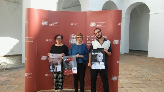 Ruz (centro), en la presentación de 'DMencia'