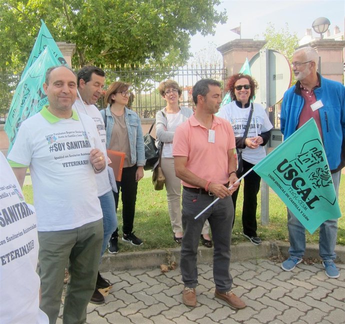Manifestantes sanitarios convocados por USCAL