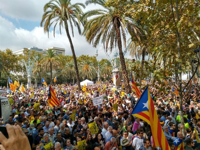 Protesta ante el TSJC por la detención de altos cargos del Govern