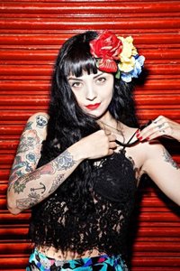 Mon Laferte: "El amor se va pero el desamor se queda para siempre, por eso es más real ir al sentimiento oscuro"