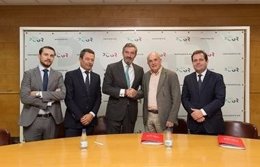 Firma de un acuerdo entre el Palacio de Congresos y Barceló Hotel