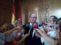 PSOE critica que Cifuentes no haya hablado de la pobreza del 21,7% de madrileños en un discurso de 12.000 palabras