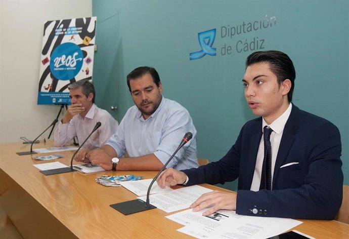 Presentación de actividad de arte urbano para jóvenes en Arcos