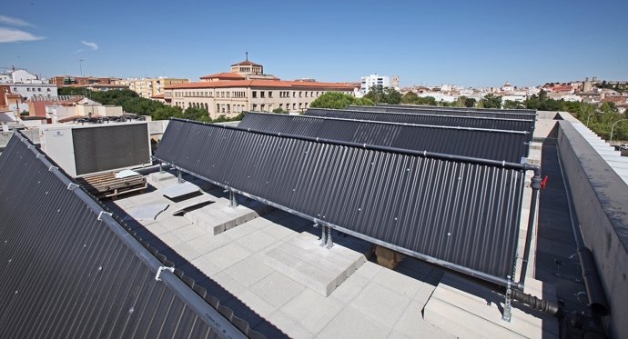 Paneles de energía renovable en la Diputación de Badajoz