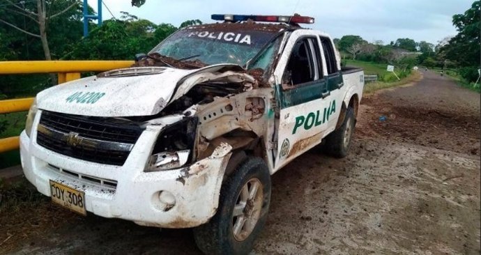 Fallecen dos policías tras un ataque con artefactos explosivos 