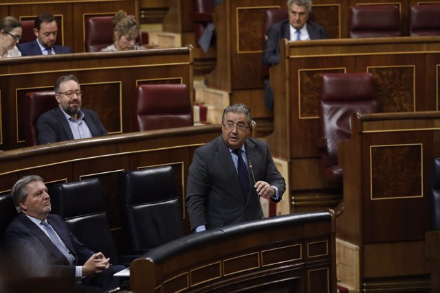 Juan Manuel Zoido en la sesión de control al Gobierno en el Congreso