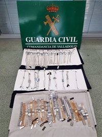 Sucesos.- Detenido tras llevarse 5.000 euros en joyas del almacén de un centro comercial de Arroyo (Valladolid)