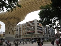 Sevilla limita a 30 kilómetros por hora la velocidad máxima en todo el casco histórico