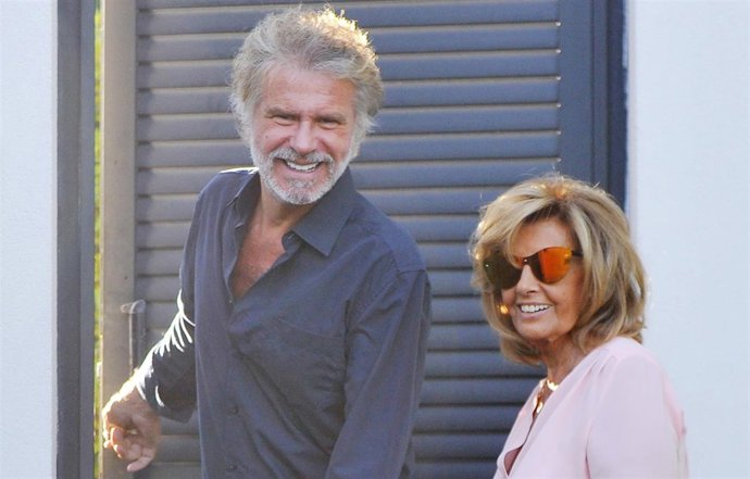 BIGOTE ARROCET Y MARÍA TERESA CAMPOS