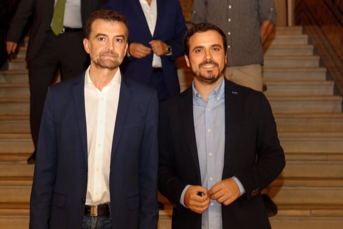 Antonio Maíllo y Alberto Garzón antes de intervenir en el acto