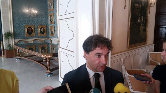 Colomer, en atención a los medios este viernes